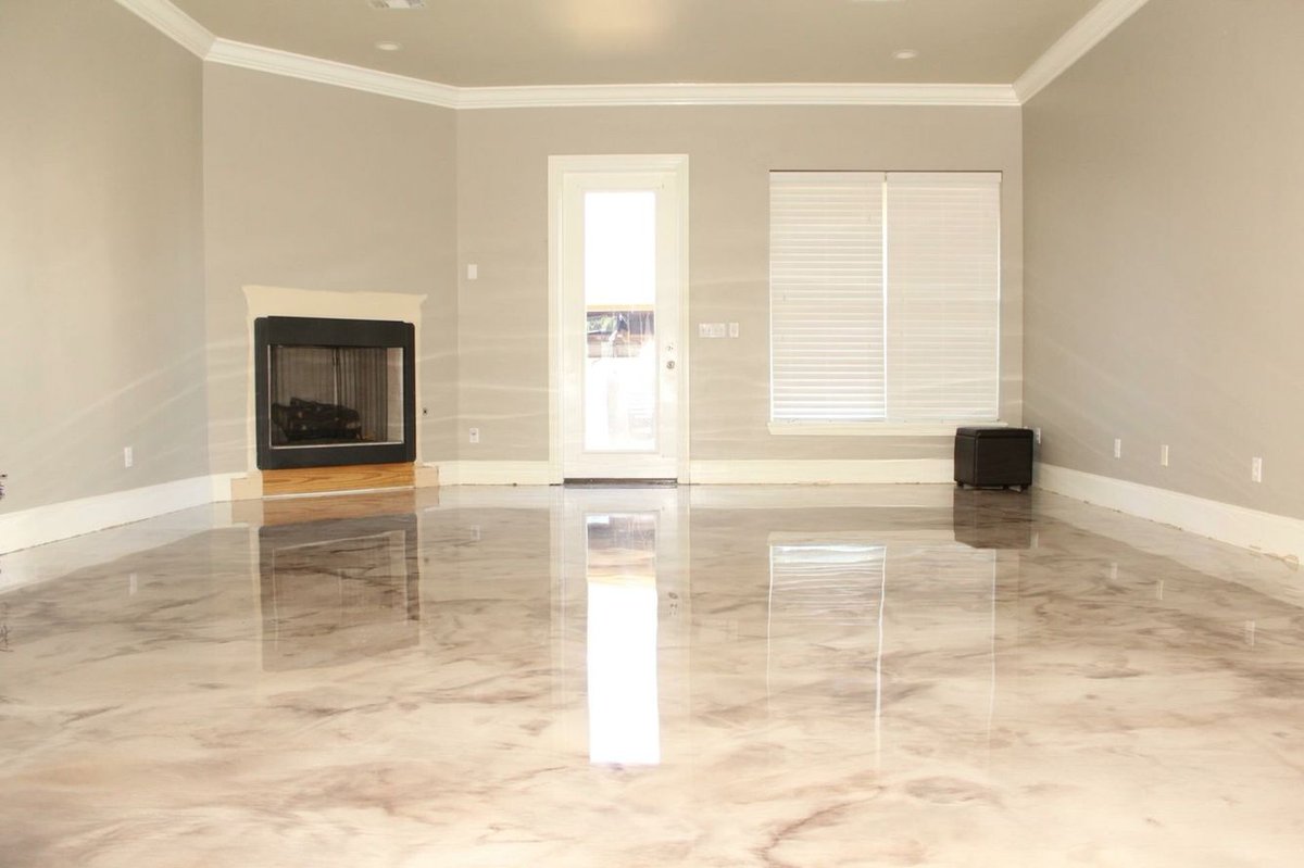 Pearl metallic epoxy floor in a Waltham home